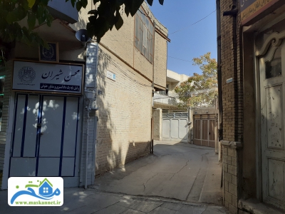 اصفهان -خیابان چهارباغ پایین -کوچه ارباب (13) -پلاک 5 - 435متر پاک شده - سه نبش 